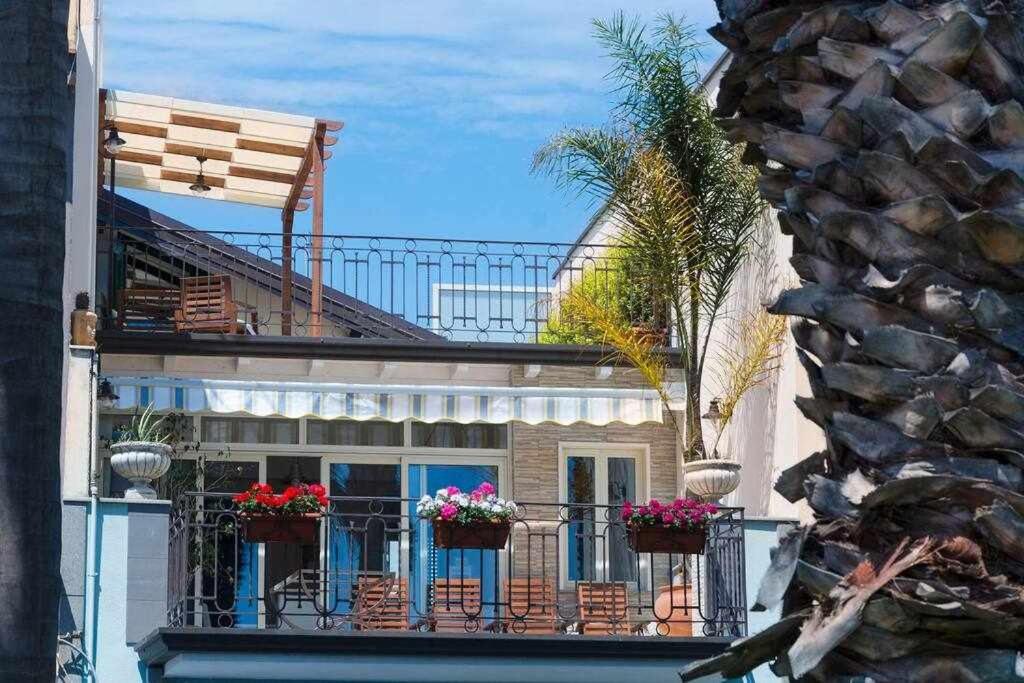 Villa Casa Delle Zammare Fronte Mare Centro Storico à Riposto Extérieur photo